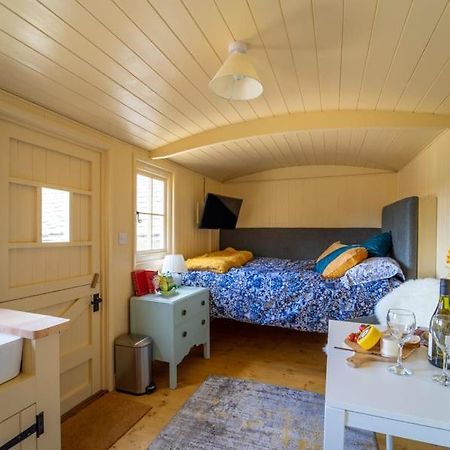 The Baytree Shepherds Hut Villa Stonehouse  Luaran gambar