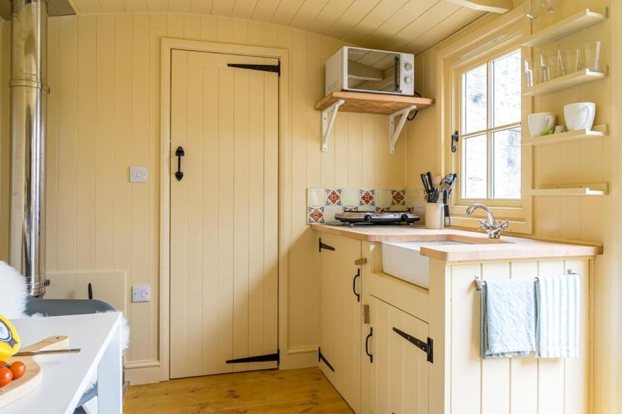 The Baytree Shepherds Hut Villa Stonehouse  Luaran gambar